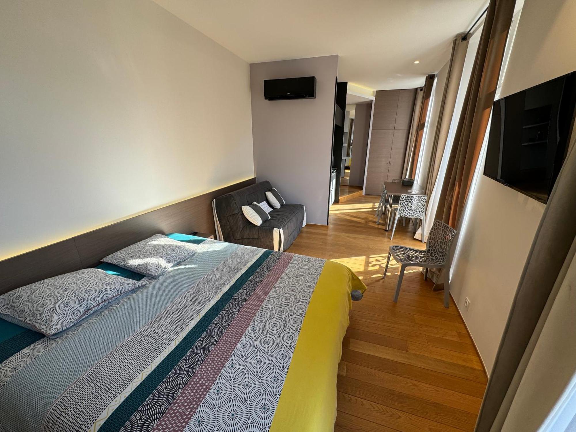 Le Plein Centre Apartment Troyes