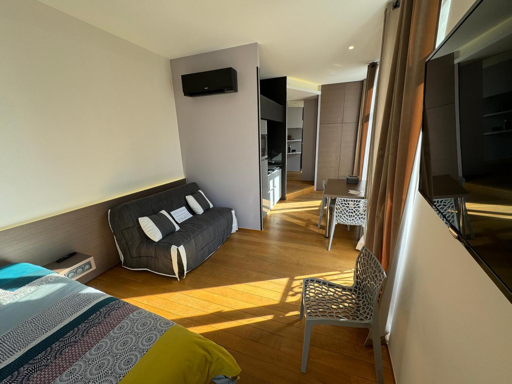 Le Plein Centre Apartment